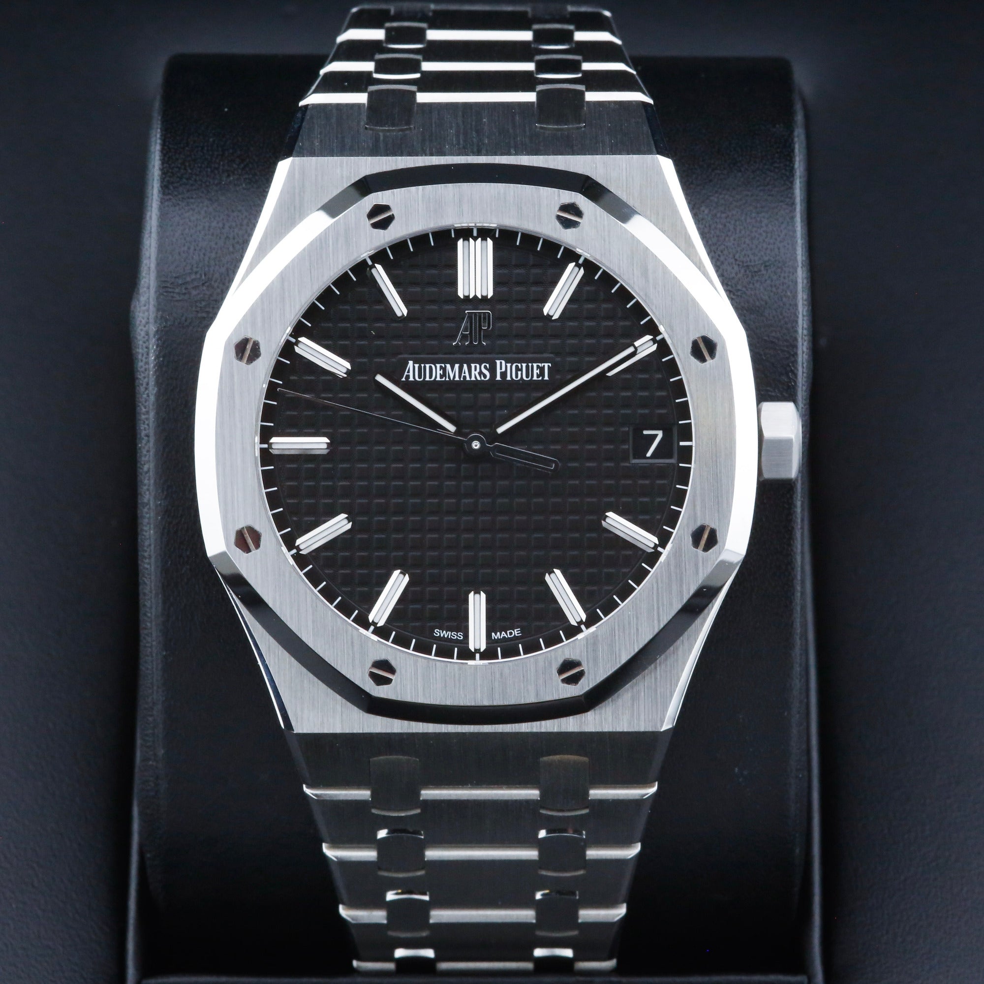 Audemars Piguet Royal Oak 15500 Black 41mm Unworn 2022 Complete Set audemars-piguet-royal-oak-15500-black-41mm-unworn-2022-complete-set