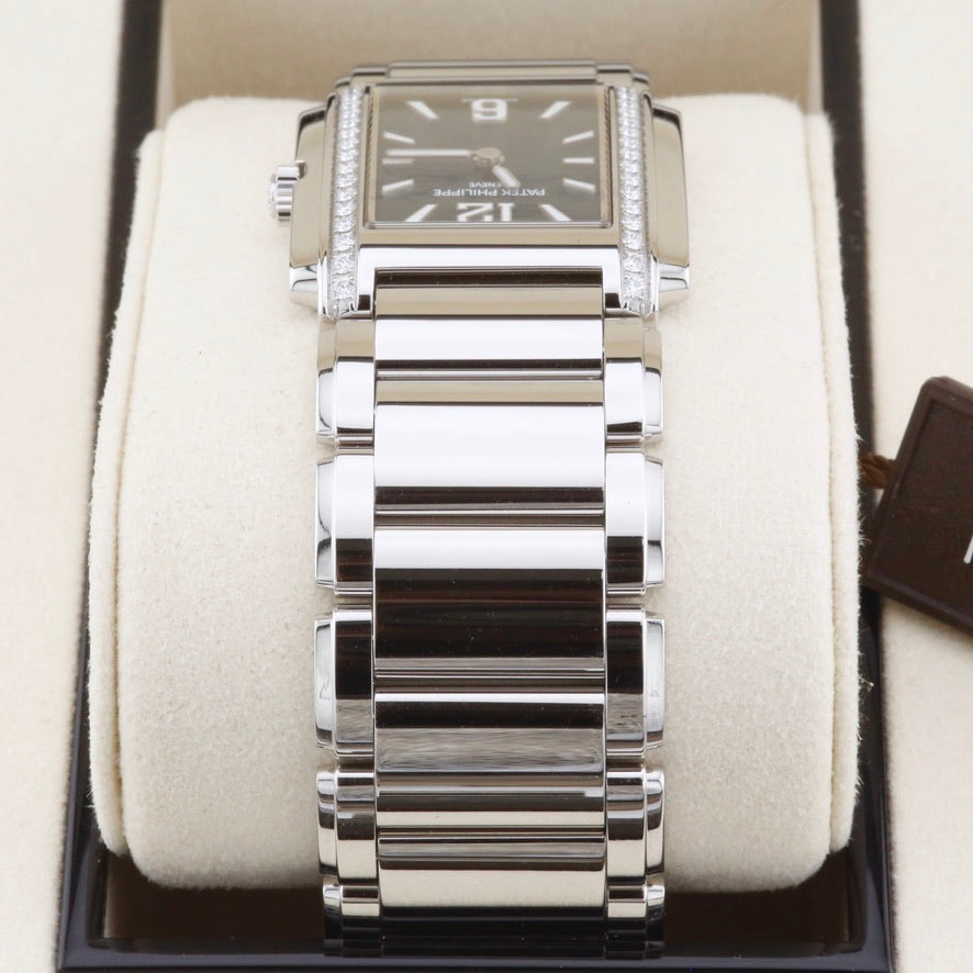 Patek Philippe Twenty-4 4910/1200A-011 Green Dial Year: 2025