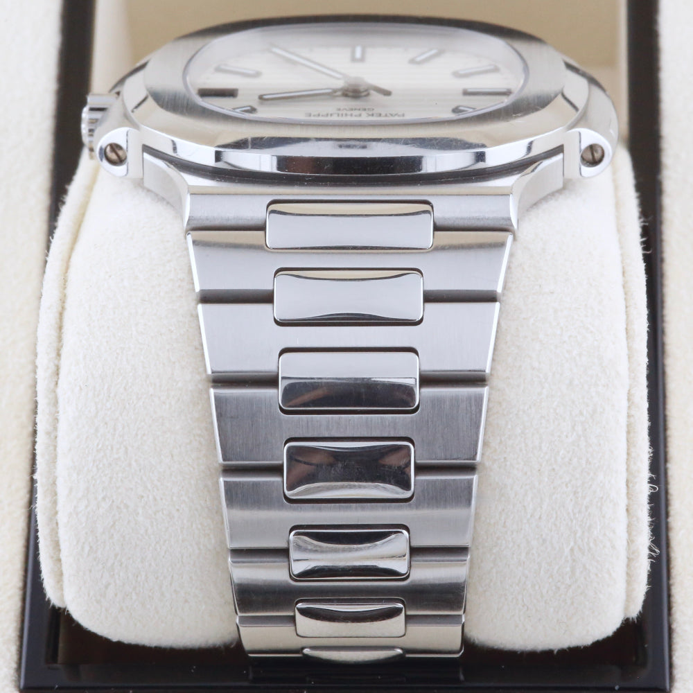 Patek Philippe Nautilus 5711/1A-011 White Dial Year: 2019