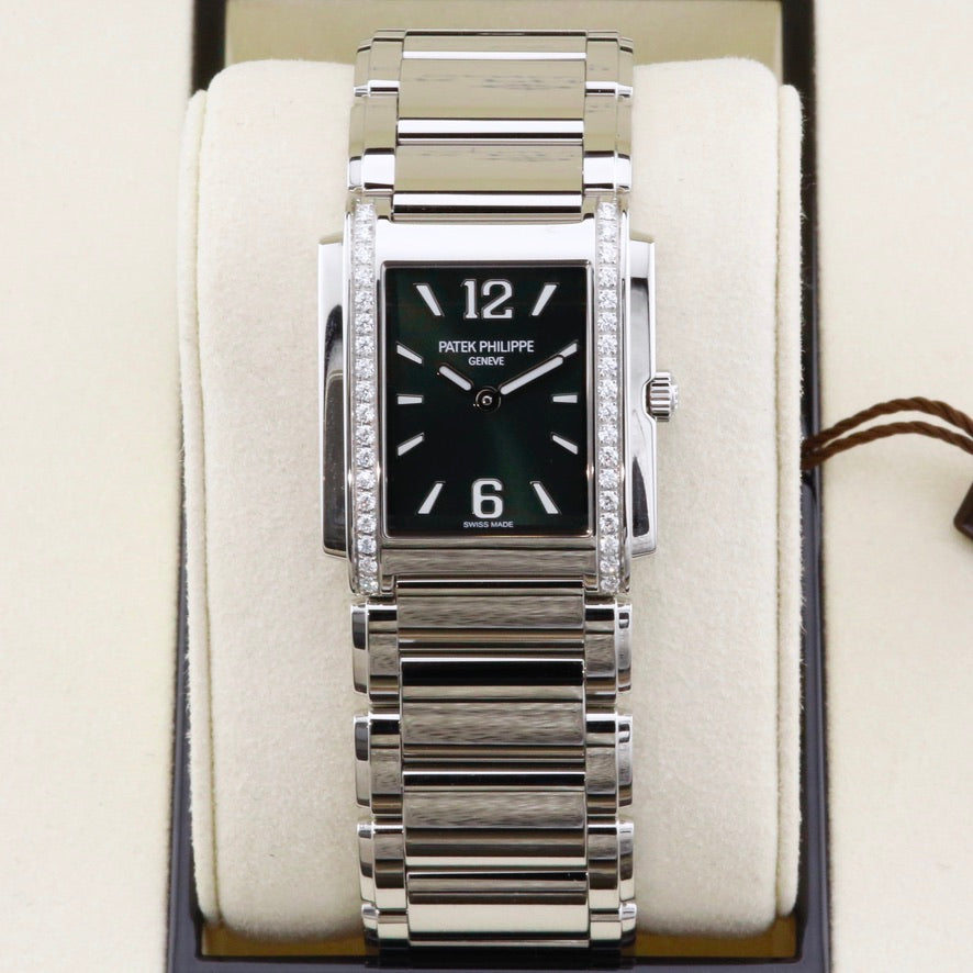 Patek Philippe Twenty-4 4910/1200A-011 Green Dial Year: 2025