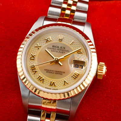 Rolex Datejust 26 Mother Of Pearl Dial Roman Numeral Dial 79173 Year: 2003