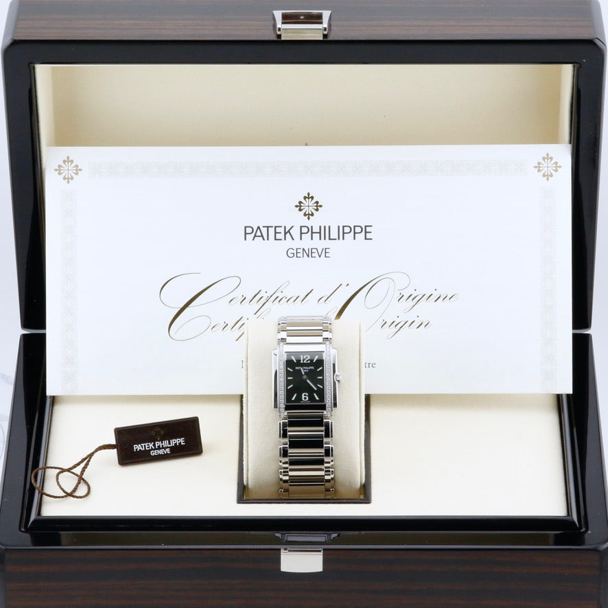 Patek Philippe Twenty-4 4910/1200A-011 Green Dial Year: 2025