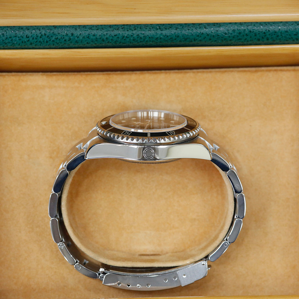 Rolex Sea-Dweller 16600 Year: 2004